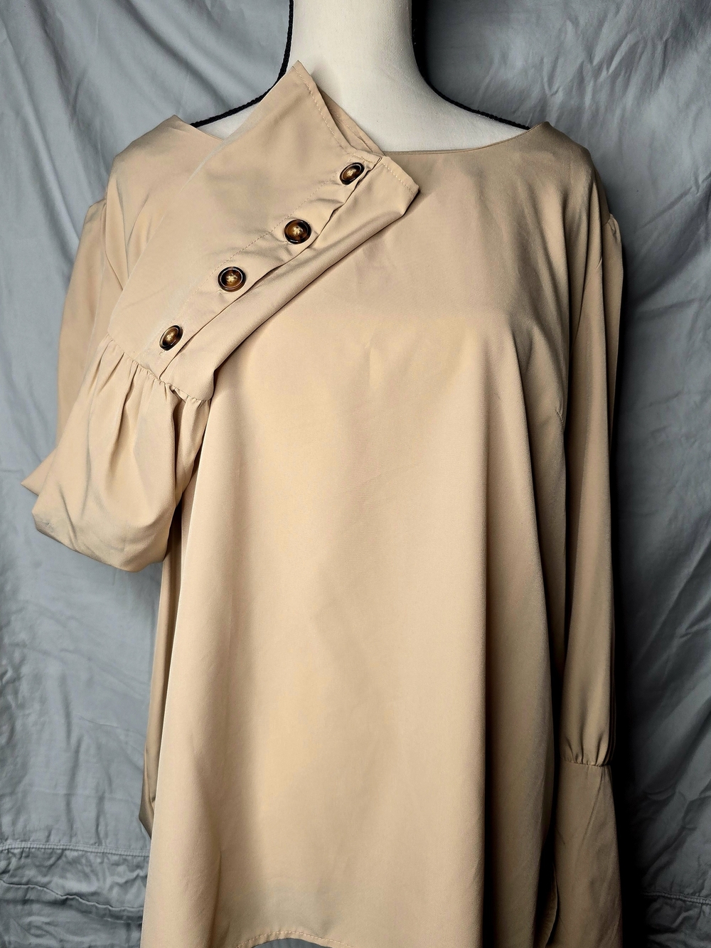 SHEIN Beige Button-Accent Tunic